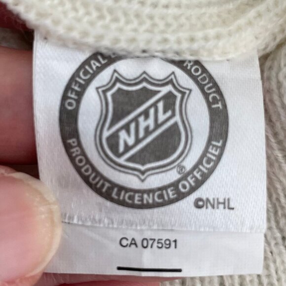 NHL Vanc Canucks Neutral Striped Knit Acrylic Toque Grey Off White/Cream SZ OS - Picture 3 of 5